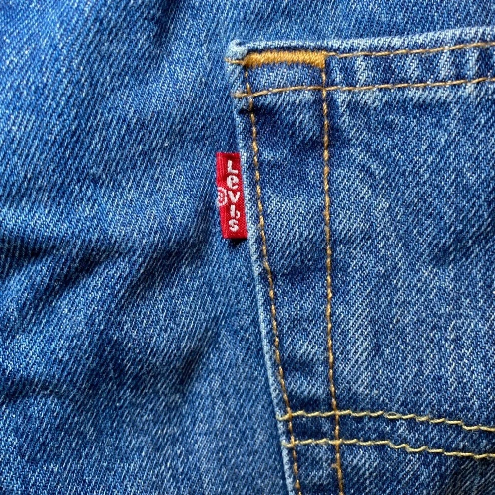 Levi's 550 Relaxed Fit Jeans Mens 38x30 Blue Denim Red Tab 00550-4891